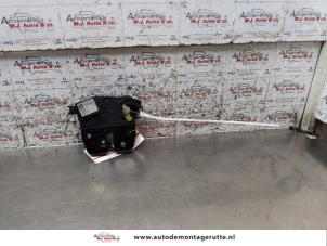 Used Tailgate lock mechanism BMW 3 serie Touring (E91) 318i 16V Price on request offered by Autodemontage M.J. Rutte B.V.