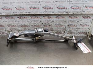 Used Wiper motor + mechanism BMW 3 serie Touring (E91) 318i 16V Price on request offered by Autodemontage M.J. Rutte B.V.
