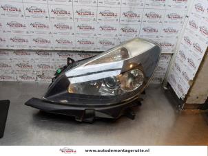 Used Headlight, left Renault Clio III (BR/CR) 1.4 16V Price on request offered by Autodemontage M.J. Rutte B.V.