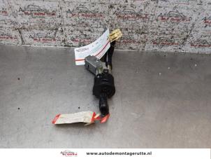 Used Ignition lock + key Peugeot 107 1.0 12V Price on request offered by Autodemontage M.J. Rutte B.V.