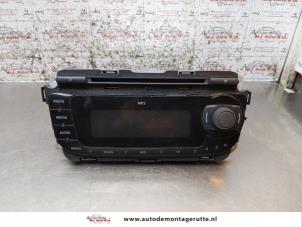 Usados Radio Seat Ibiza IV SC (6J1) 1.2 12V Precio de solicitud ofrecido por Autodemontage M.J. Rutte B.V.