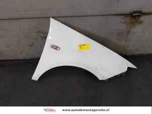 Used Front wing, right Seat Ibiza IV SC (6J1) 1.2 12V Price on request offered by Autodemontage M.J. Rutte B.V.