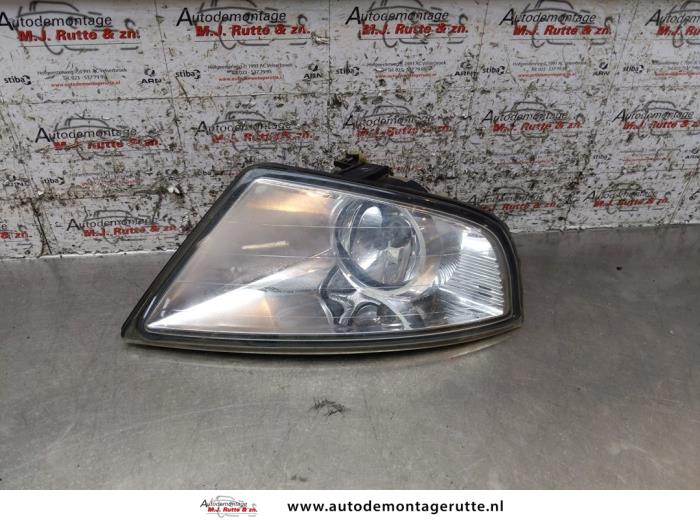 Używane Kierunkowskaz lewy Ford Mondeo III 1.8 16V Cena na żądanie oferowane przez Autodemontage M.J. Rutte B.V.