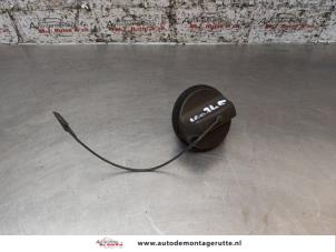 Used Fuel cap Opel Vivaro 1.9 DTI 16V Price on request offered by Autodemontage M.J. Rutte B.V.