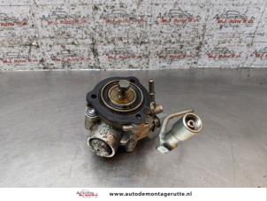 Used High pressure pump Opel Signum (F48) 2.2 direct 16V Price € 250,00 Margin scheme offered by Autodemontage M.J. Rutte B.V.