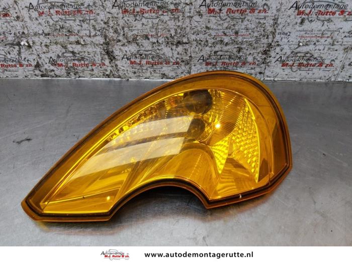 Używane Kierunkowskaz lewy Renault Modus/Grand Modus (JP) 1.4 16V Cena na żądanie oferowane przez Autodemontage M.J. Rutte B.V.