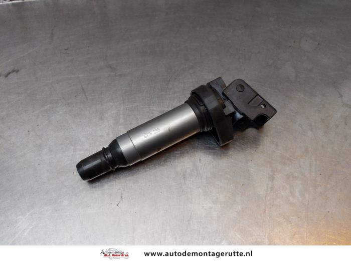 Pen ignition coil from a BMW 3 serie (E90) 320i 16V 2005