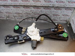 Used Window mechanism 4-door, front left BMW 3 serie (E90) 320i 16V Price on request offered by Autodemontage M.J. Rutte B.V.