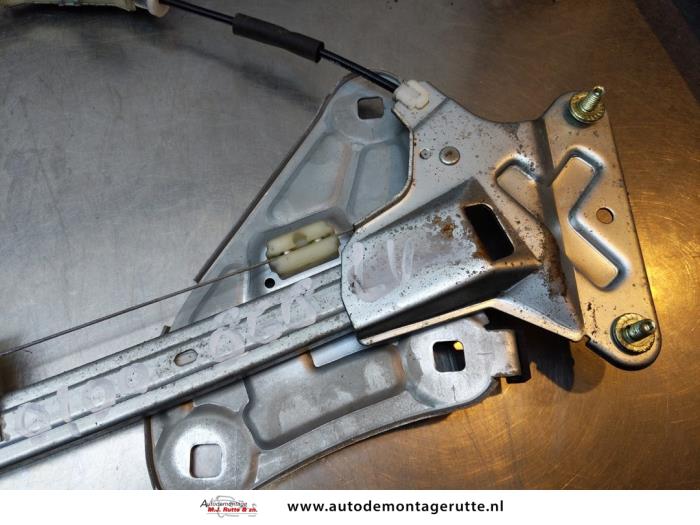 Window mechanism 2-door, front left from a Hyundai Coupe 2.7 V6 24V 2007