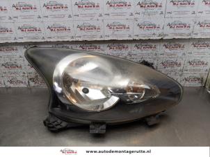 Used Headlight, right Toyota Aygo (B10) 1.0 12V VVT-i Price on request offered by Autodemontage M.J. Rutte B.V.