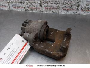 Used Rear brake calliper, right BMW 5 serie Touring (E39) 520i 24V Price on request offered by Autodemontage M.J. Rutte B.V.