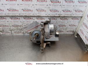 Used Electric power steering unit Renault Clio III (BR/CR) 1.2 16V 75 Price on request offered by Autodemontage M.J. Rutte B.V.