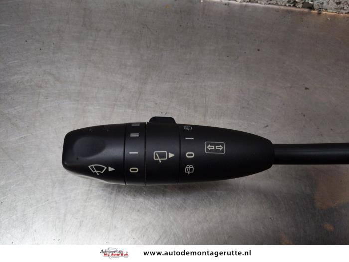Steering column stalk from a Mercedes-Benz A (W169) 1.5 A-150 3-Drs. 2005