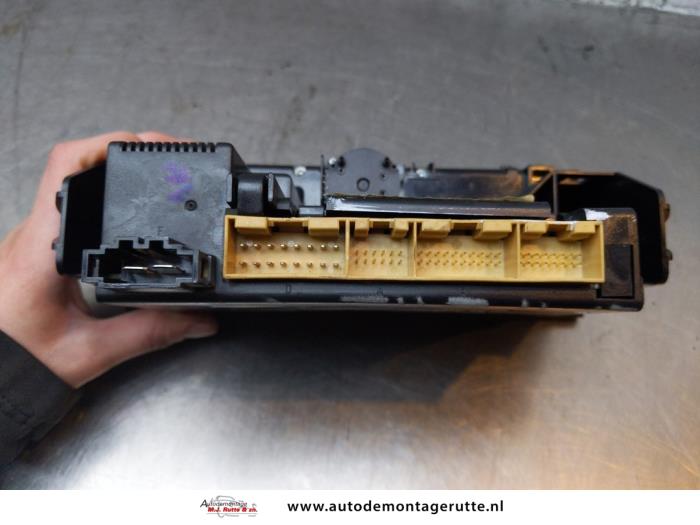 Heater control panel from a Audi A2 (8Z0) 1.4 16V 2000