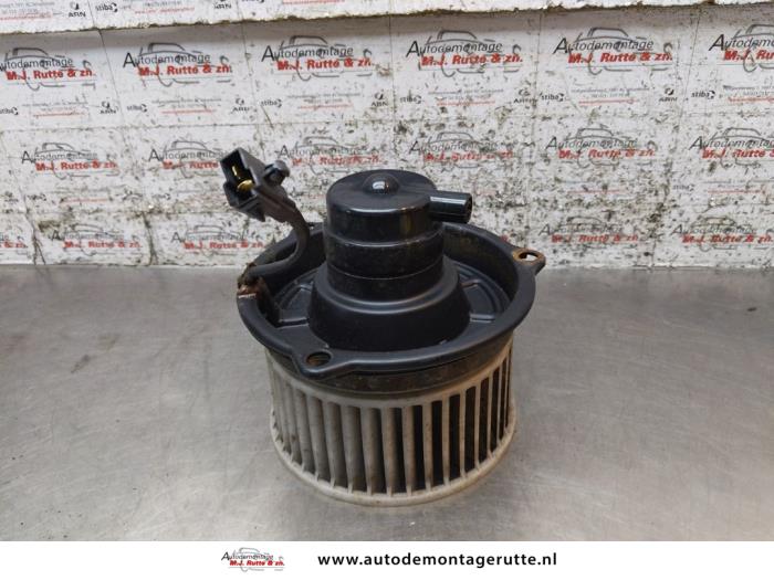 Heating and ventilation fan motor from a Toyota Starlet (EP8/NP8) 1.3 Friend,XLi 12V 1992