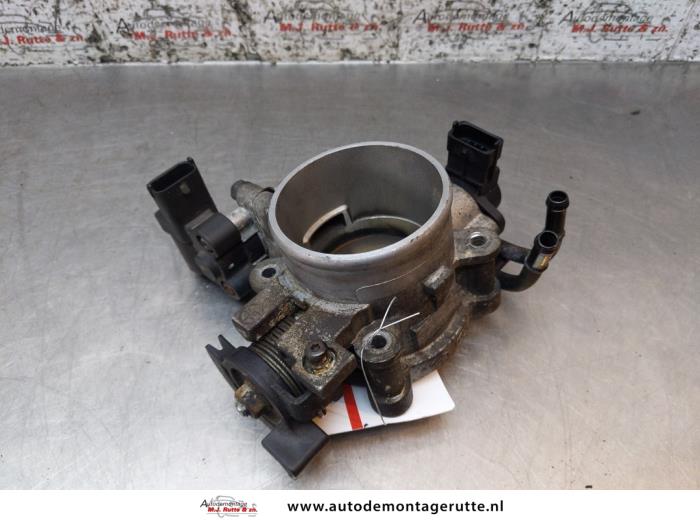 Usagé Boitier papillon Kia Carens III (FG) 2.0i CVVT 16V Prix sur demande proposé par Autodemontage M.J. Rutte B.V.