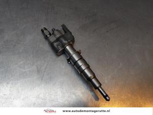 Used Injector (petrol injection) BMW 5 serie (E60) 520d 16V Edition Fleet Price on request offered by Autodemontage M.J. Rutte B.V.