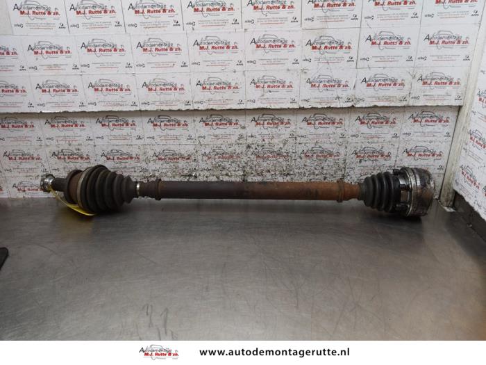 Front drive shaft, right from a Volkswagen Fox (5Z) 1.2 2005