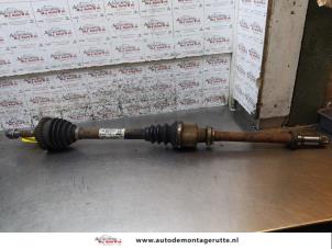 Used Front drive shaft, right Peugeot 206 SW (2E/K) 1.4 Price on request offered by Autodemontage M.J. Rutte B.V.