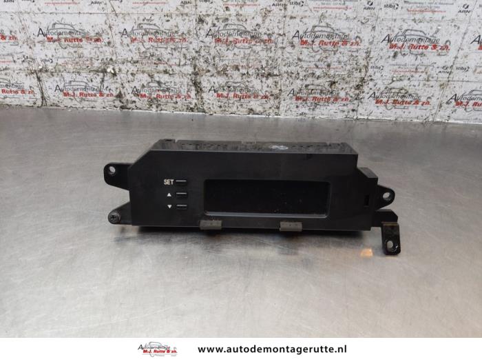 Begagnade Klocka Hyundai i20 1.2i 16V Pris på förfrågan erbjuds av Autodemontage M.J. Rutte B.V.