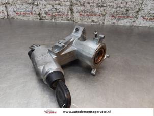 Used Ignition lock + key Volkswagen Transporter/Caravelle T4 2.5 TDI Price on request offered by Autodemontage M.J. Rutte B.V.