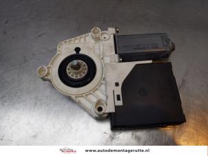 Używane Silnik szyby drzwiowej Volkswagen Golf V (1K1) 1.4 16V Cena na żądanie oferowane przez Autodemontage M.J. Rutte B.V.