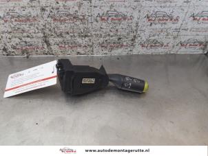 Gebrauchte Scheibenwischer Schalter Smart Fortwo Coupé (451.3) 1.0 52 KW Preis auf Anfrage angeboten von Autodemontage M.J. Rutte B.V.