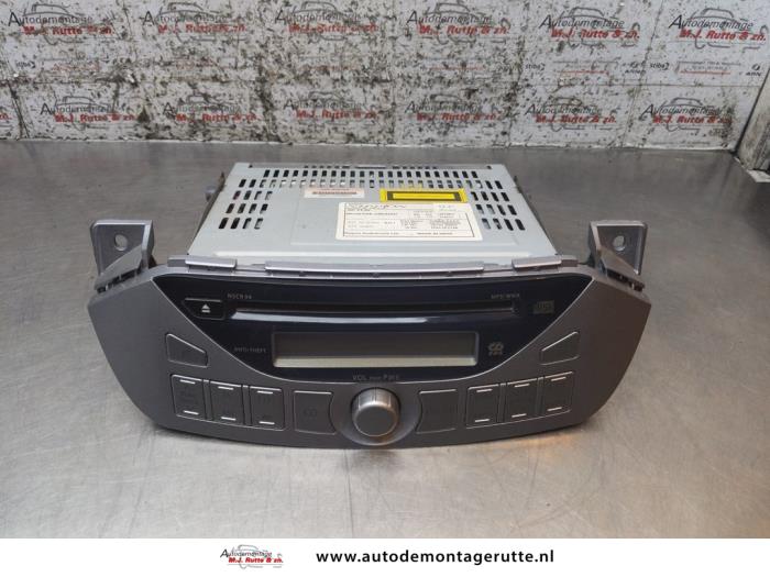 Używane Radio Suzuki Alto 1.0 12V Cena na żądanie oferowane przez Autodemontage M.J. Rutte B.V.