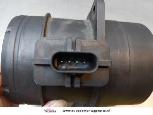 Luftflödesmätare från en Audi A4 Avant (B8) 2.0 TDI 16V 2012