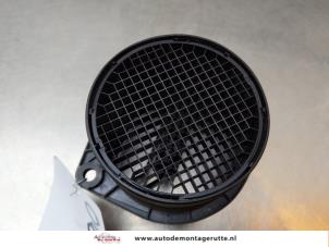 Luftflödesmätare från en Audi A4 Avant (B8) 2.0 TDI 16V 2012