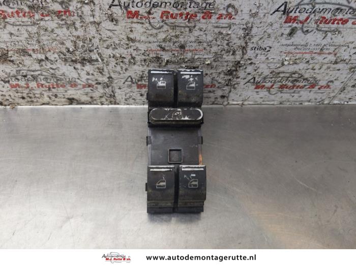 Używane Przelacznik combi okienny Volkswagen Touareg (7LA/7L6) 2.5 TDI R5 Cena na żądanie oferowane przez Autodemontage M.J. Rutte B.V.