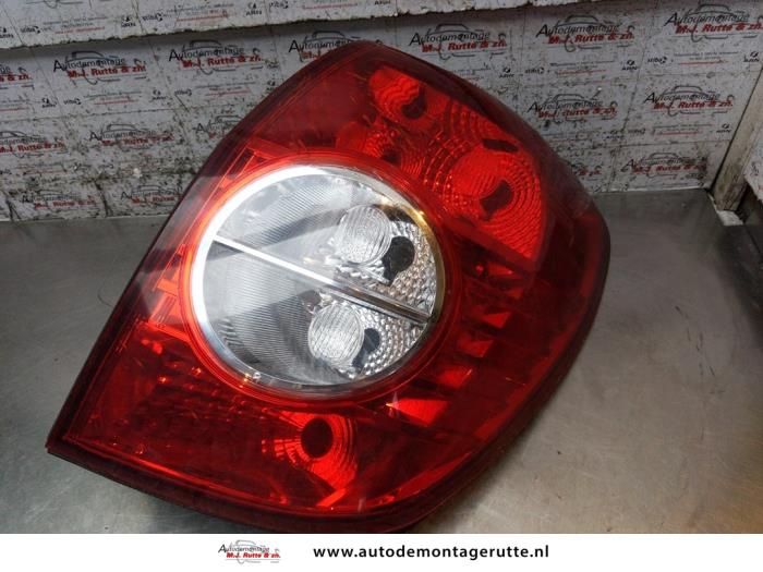 Chevrolet Captiva Feux arrière droit stock | ProxyParts.fr