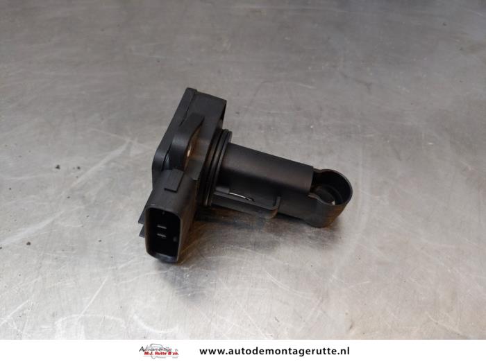 Begagnade Luftflödesmätare Toyota Yaris (P1) 1.0 16V VVT-i Pris på förfrågan erbjuds av Autodemontage M.J. Rutte B.V.