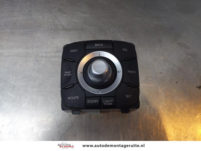 Begagnade Kontrollenhet, multimedia Renault Laguna III Estate (KT) 2.0 16V Pris på förfrågan erbjuds av Autodemontage M.J. Rutte B.V.