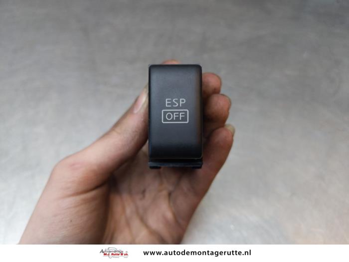 Usados Interruptor ESP Nissan Murano (Z50) 3.5 V6 24V 4x4 Precio de solicitud ofrecido por Autodemontage M.J. Rutte B.V.