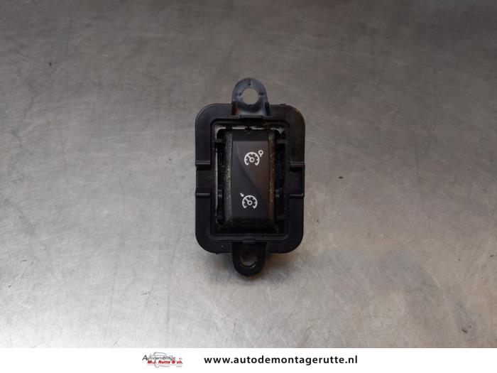 Używane Tempomat Renault Megane III Grandtour (KZ) 1.6 16V Cena na żądanie oferowane przez Autodemontage M.J. Rutte B.V.