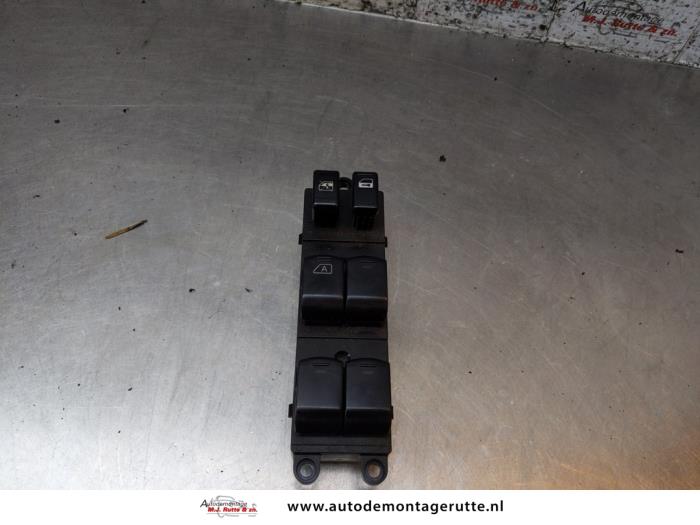Usados Interruptor combinado de ventanillas Nissan Murano (Z50) 3.5 V6 24V 4x4 Precio de solicitud ofrecido por Autodemontage M.J. Rutte B.V.