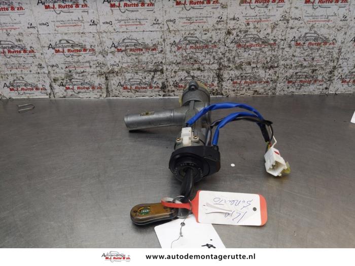 Używane Stacyjka + Kluczyk Kia Sorento I (JC) 3.5 V6 24V Cena na żądanie oferowane przez Autodemontage M.J. Rutte B.V.