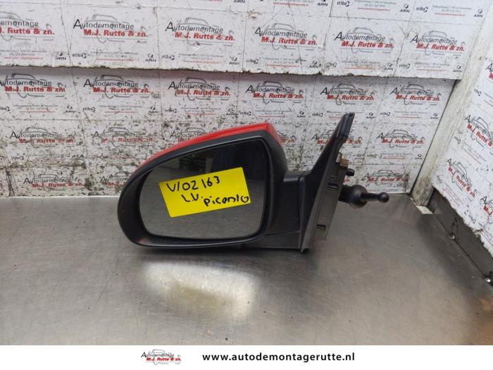 Begagnade Skärmspegel, vänster Kia Picanto (BA) 1.1 12V Pris på förfrågan erbjuds av Autodemontage M.J. Rutte B.V.