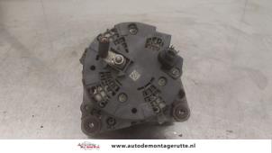 Dynamo från en Audi A4 Avant (B8) 2.0 TDI 16V 2012