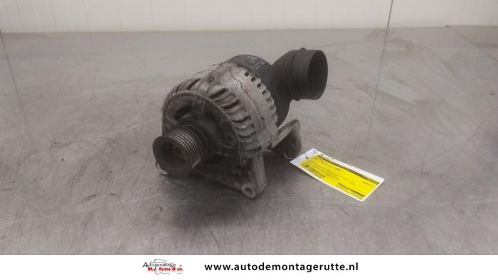 Begagnade Dynamo BMW 3 serie (E46/4) 320i 24V Pris på förfrågan erbjuds av Autodemontage M.J. Rutte B.V.