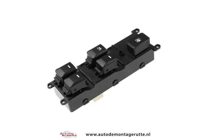 Nuevos Interruptor combinado de ventanillas Kia Rio Precio € 65,00 IVA incluido ofrecido por Autodemontage M.J. Rutte B.V.