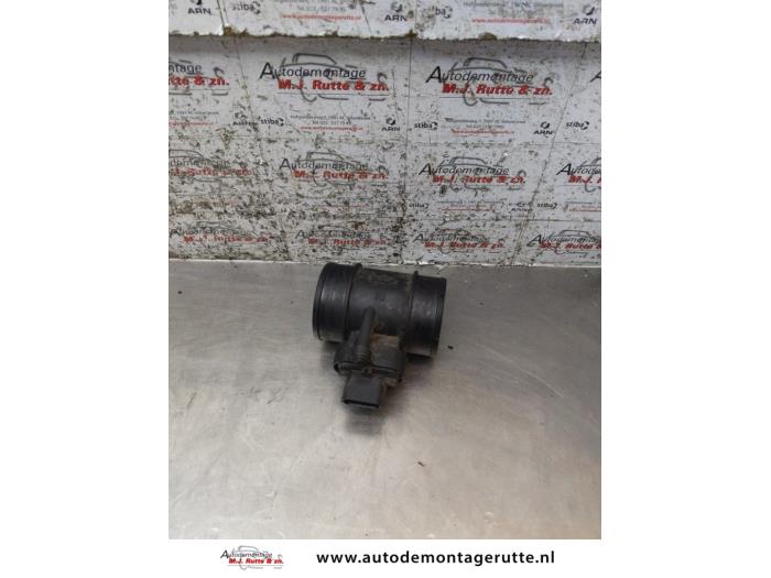 Begagnade Luftflödesmätare Opel Corsa E 1.4 16V Pris € 35,00 Marginaltabell erbjuds av Autodemontage M.J. Rutte B.V.