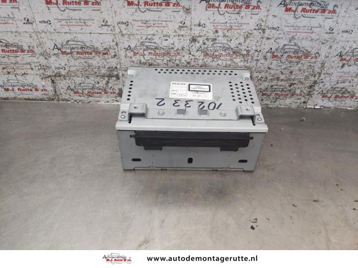 Używane Odtwarzacz CD Ford Fiesta 6 (JA8) 1.25 16V Cena na żądanie oferowane przez Autodemontage M.J. Rutte B.V.