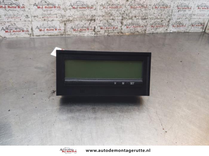 Begagnade Klocka Mitsubishi Space Star (DG) 1.6 16V Pris på förfrågan erbjuds av Autodemontage M.J. Rutte B.V.