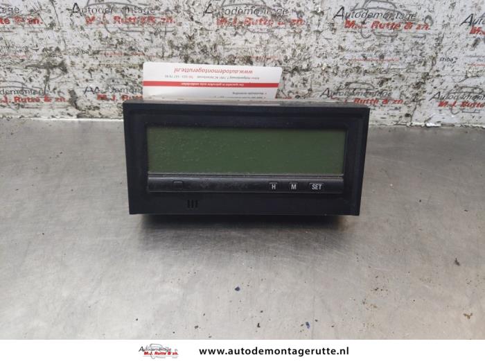 Używane Zegar Mitsubishi Space Star (DG) 1.6 16V Cena na żądanie oferowane przez Autodemontage M.J. Rutte B.V.