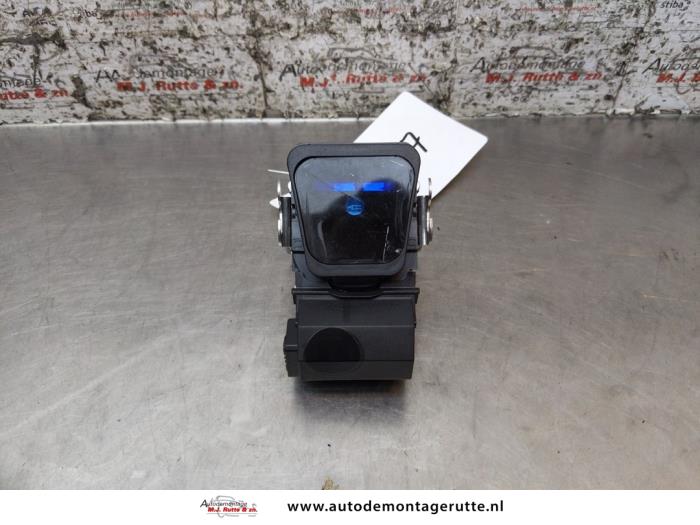 Begagnade Regnsensor Citroen C4 Grand Picasso (3A) 2.0 Blue HDI 150 Pris € 200,00 Marginaltabell erbjuds av Autodemontage M.J. Rutte B.V.