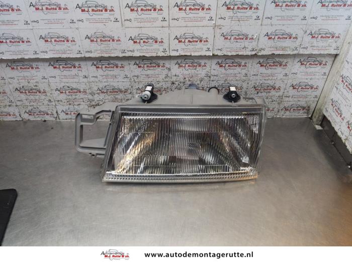 Używane Reflektor lewy Fiat Tempra SW (159) 1.6 Cena na żądanie oferowane przez Autodemontage M.J. Rutte B.V.