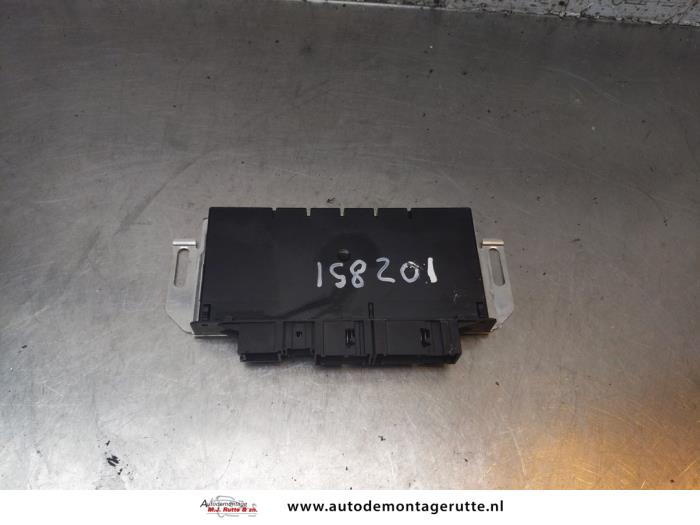 Używane Modul Comfort Mercedes S (W220) 5.0 S-500 V8 24V Cena na żądanie oferowane przez Autodemontage M.J. Rutte B.V.