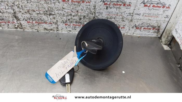 Begagnade Tanklock Peugeot Expert (222/224) 1.9TD Pris på förfrågan erbjuds av Autodemontage M.J. Rutte B.V.